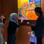 SISWA INSPIRATIF : KUSUMA HUSNA SANG PELUKIS CILIK BERHASIL MENGGELAR PAMERAN TUNGGAL DI GALERI MERAH PUTIH SURABAYA